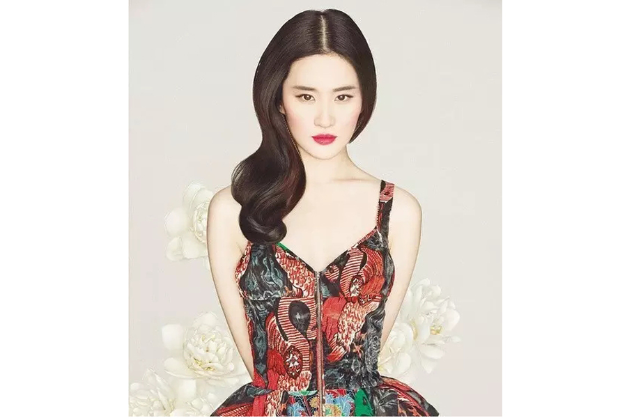 Female celebrities feature in Chinese-style fashion photos