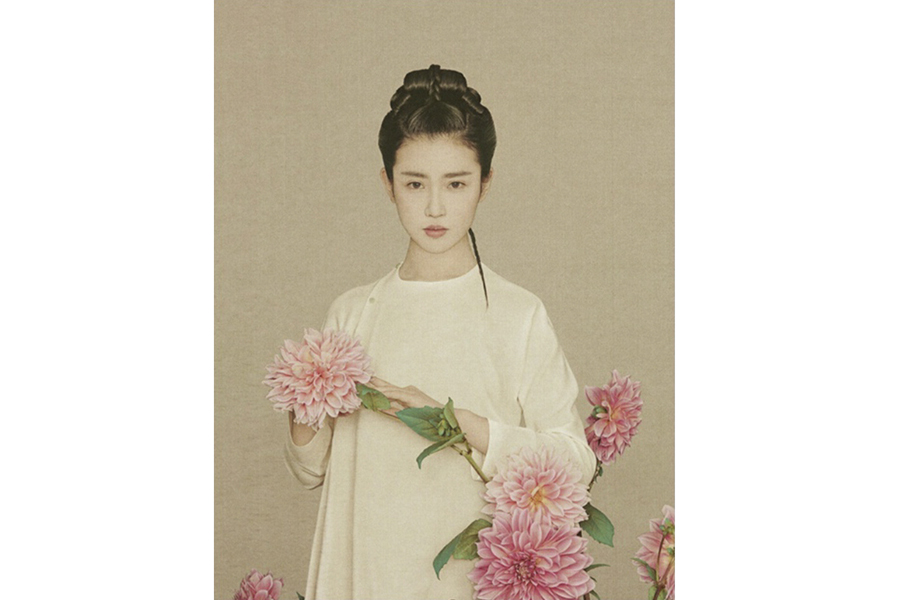 Female celebrities feature in Chinese-style fashion photos