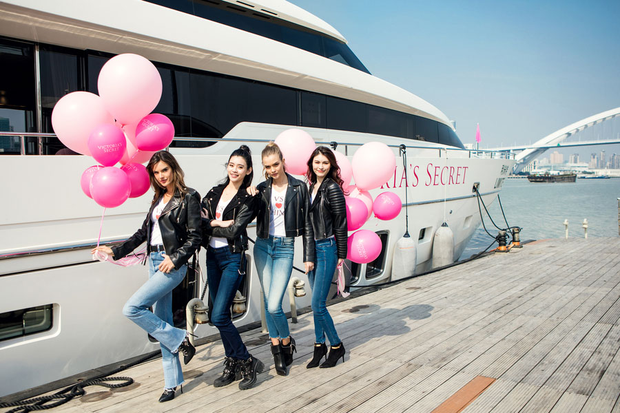 Victoria's Secret angels grace Shanghai Bund