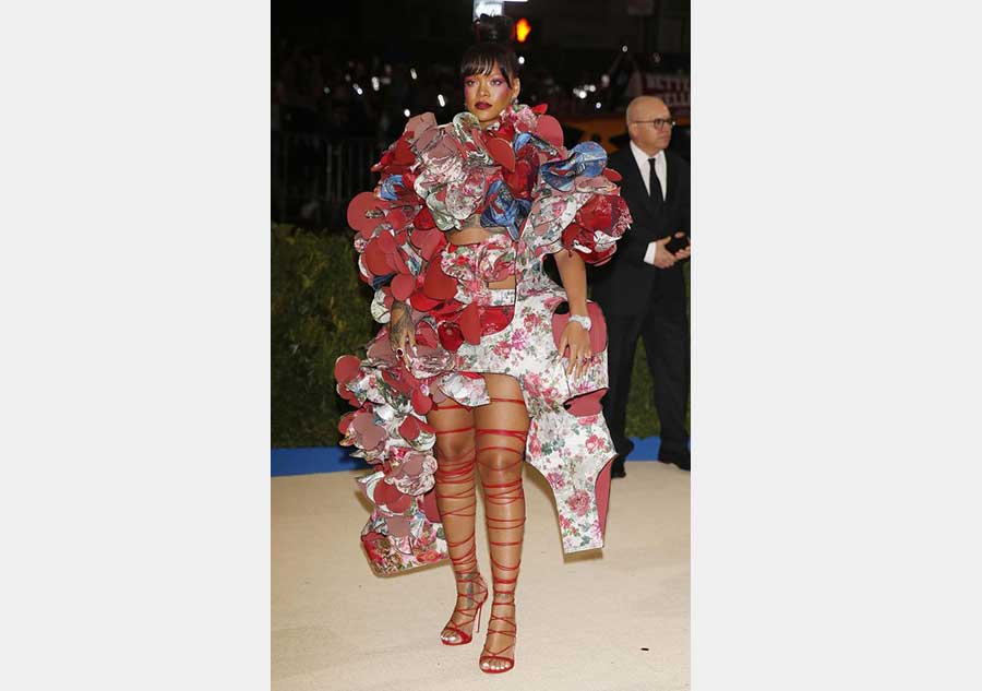 2017 Met Gala honoring Japanese designer Rei Kawakubo kicks off