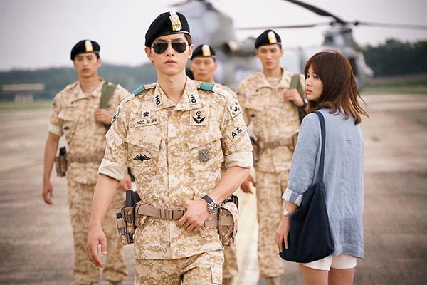 Protagonists of megahit drama 'Descendants of the Sun' to marry in October