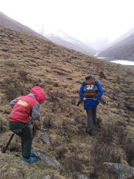 Tibetan children enjoy 'golden worm' holiday