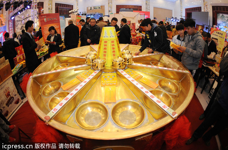 Giant hot pot sparkles in N China