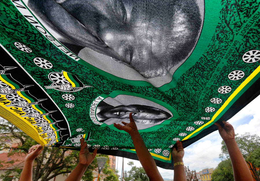 Mandela's coffin back home village