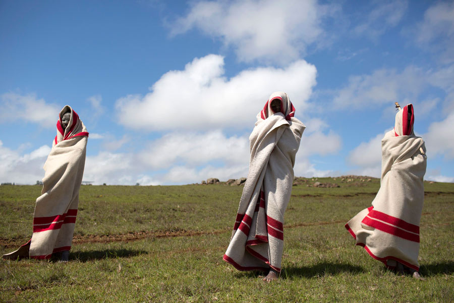 Mandela's coffin back home village