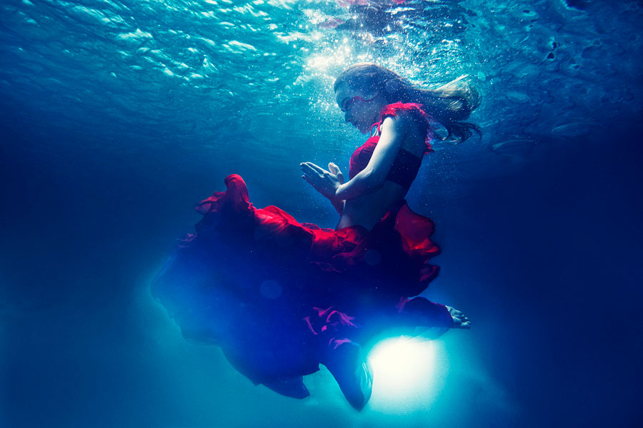 Underwater photos exhibited in Beijing