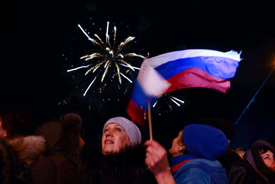 Crimeans start celebrating pending referendum outcome