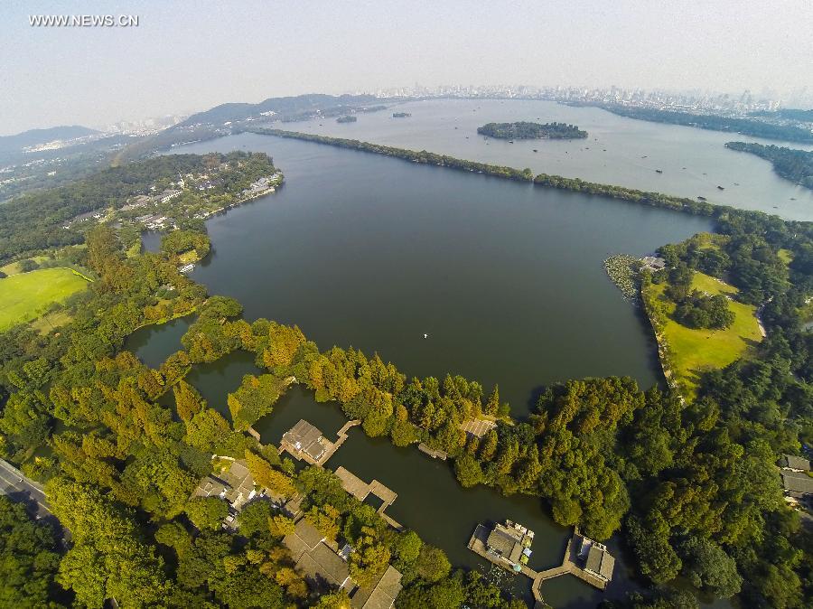 Autumn scenery of West Lake in Hangzhou