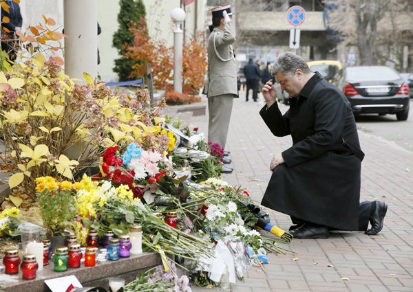 Victims of terrorist attacks in Paris commemorated worldwide