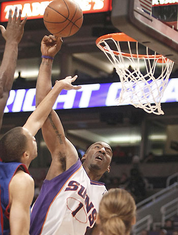 Stoudemire celebrates birthday by sparking Suns win