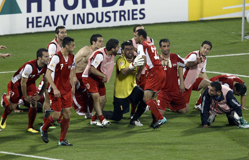 Syria shock Saudi Arabia 2-1 in Asian Cup opener