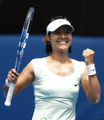 Li Na reaches back-to-back semifinals in Australia