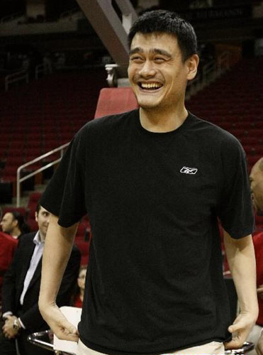 Yao Ming meets fans in Houston