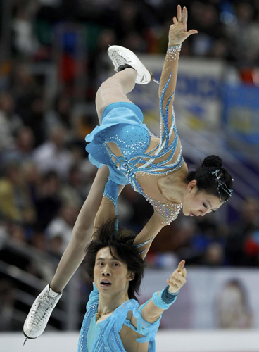 China's Pang, Tong lead pairs at ISU Worlds