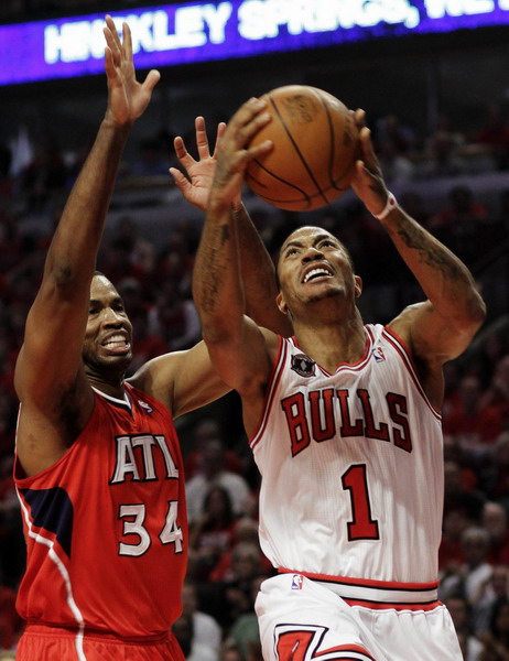 Rose leads bulls past Hawks 95-83