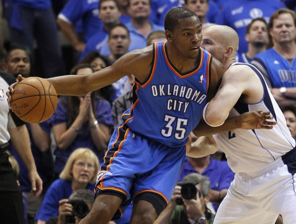 Durant, Harden lead Thunder past Mavs; series tied