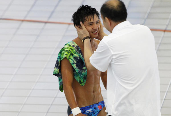 China's new pair claims 2nd diving gold at worlds