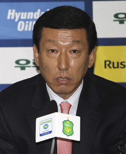 S Korea names Choi Kang-hee as new coach