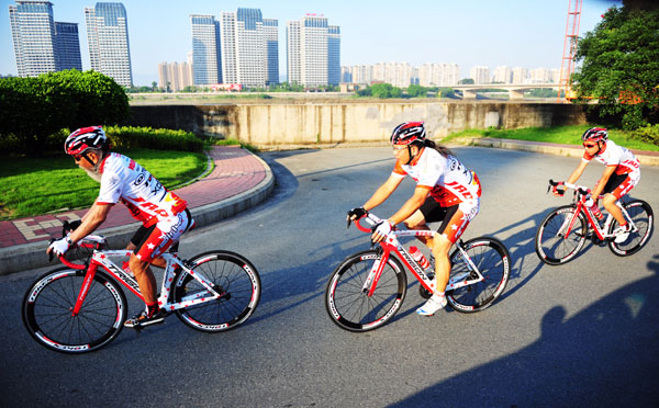 Famous cyclist’s family pedals 4,500km