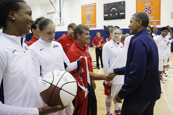 Obama cheer for US Olympic women's basketball team