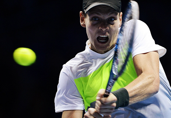 Berdych beats Tsonga to revive London hopes