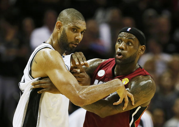 Spurs routs Heat 113-77 in Game 3 of NBA Finals