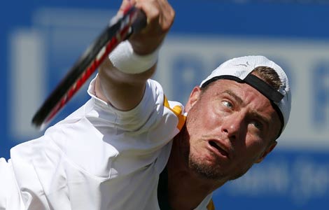 Hewitt rolls back years to beat Del Potro