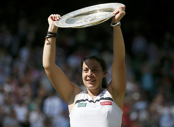 Bartoli sinks tearful Lisicki to win Wimbledon