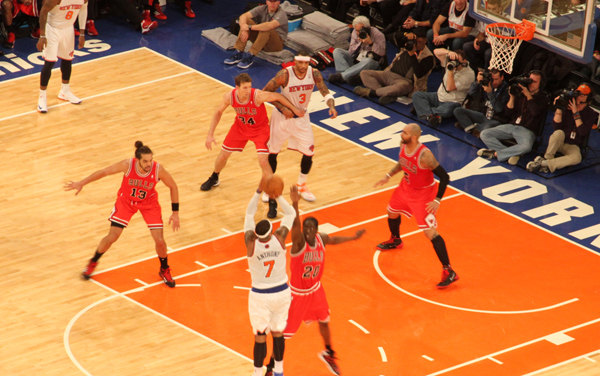 Knicks secure a lead to beat Bulls