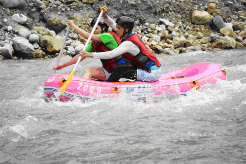 Canada wins intl rafting event in Chengdu