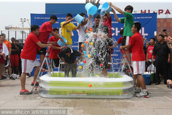 Yao Ming takes on Ice Bucket Challenge