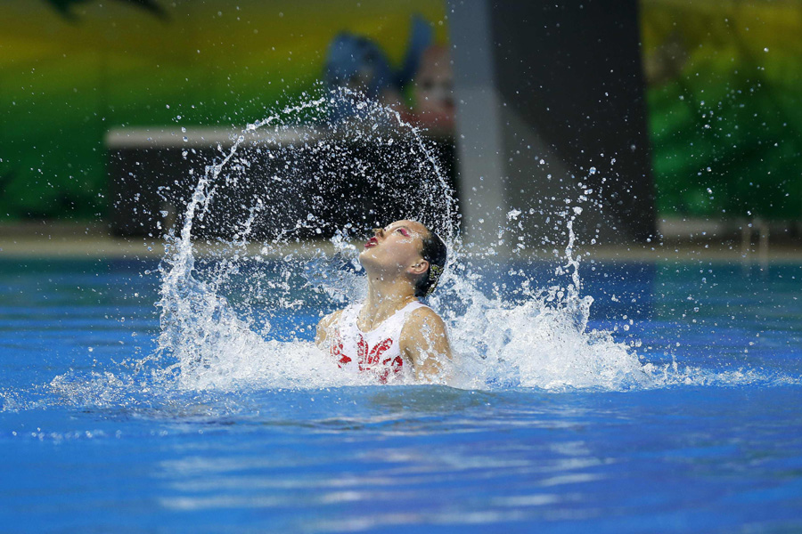 China wins gold in synchronized swimming duets at Games