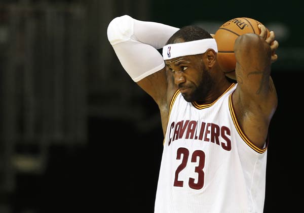 LeBron set for Cavs season opener with closure