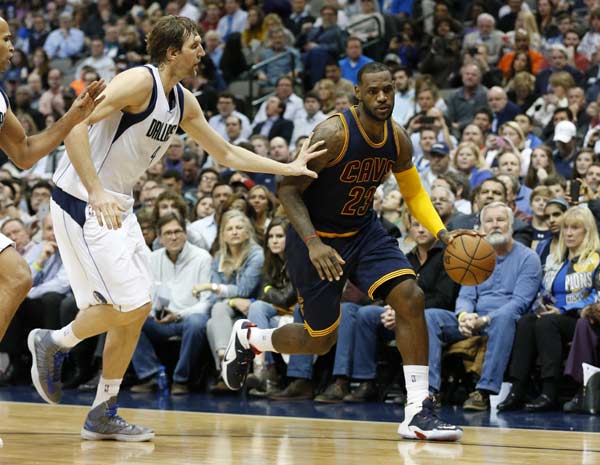 LeBron leads Cavs over Mavs 127-94