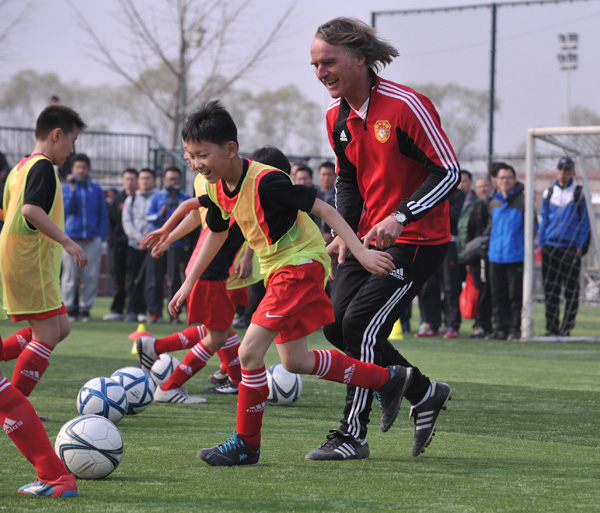 Dutch soccer expertise shows on campus