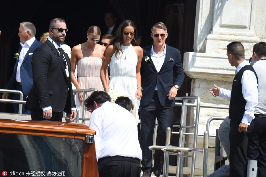 Sports star Ivanovic, Schweinsteiger holds wedding in Venice