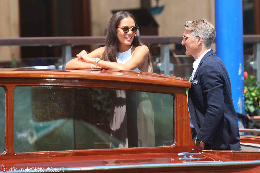 Sports star Ivanovic, Schweinsteiger holds wedding in Venice