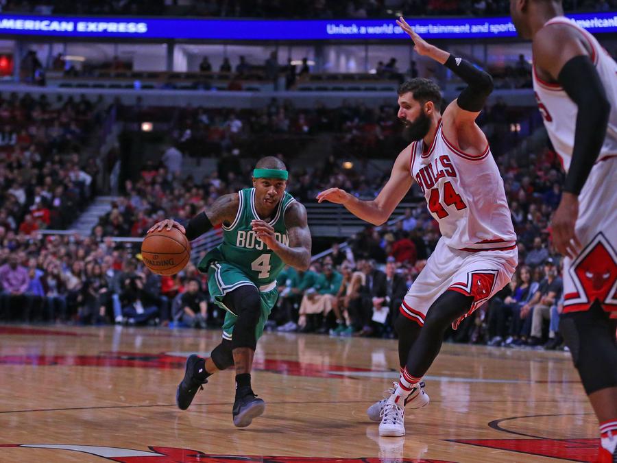 Wade leads Bulls past Celtics 105-99