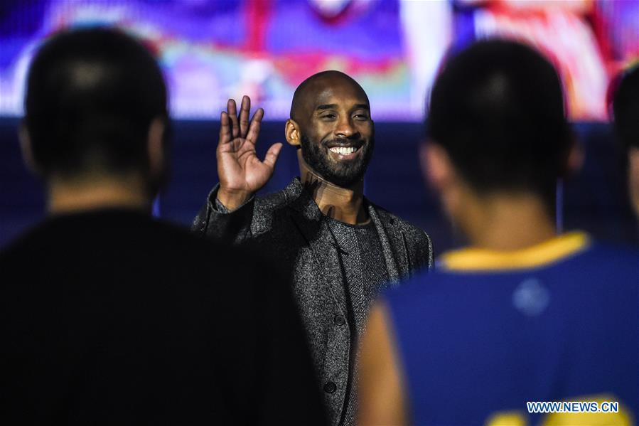 Kobe Bryant attends fans meeting in N China