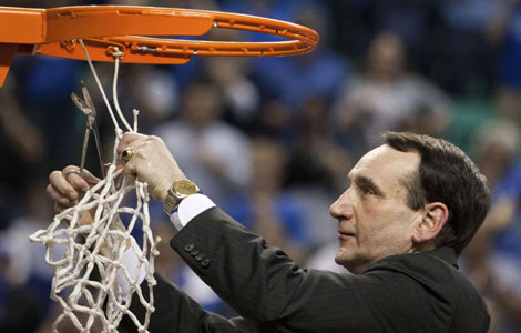 Duke holds off Michigan for Coach K's 900th win