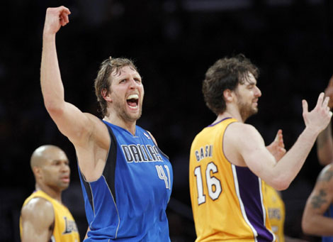 Mavs stun Lakers again as Bulls get even with Hawks