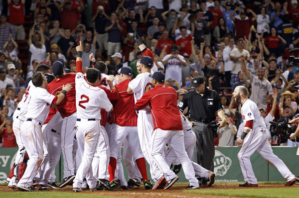 Red Sox pass Yankees for 8-7 lead