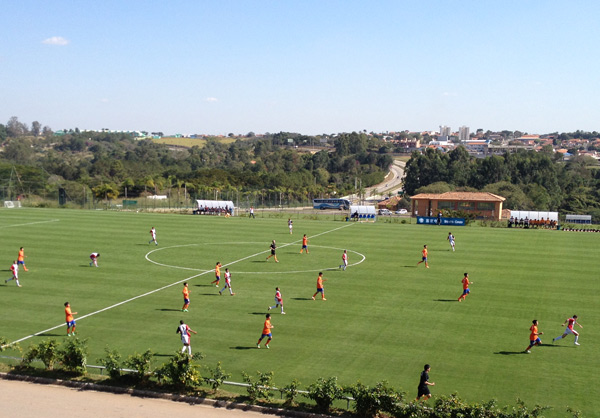 Young Chinese footballers learn from the best in Brazil