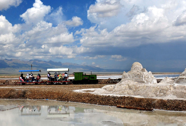 Captivating views of Chaka Salt Lake