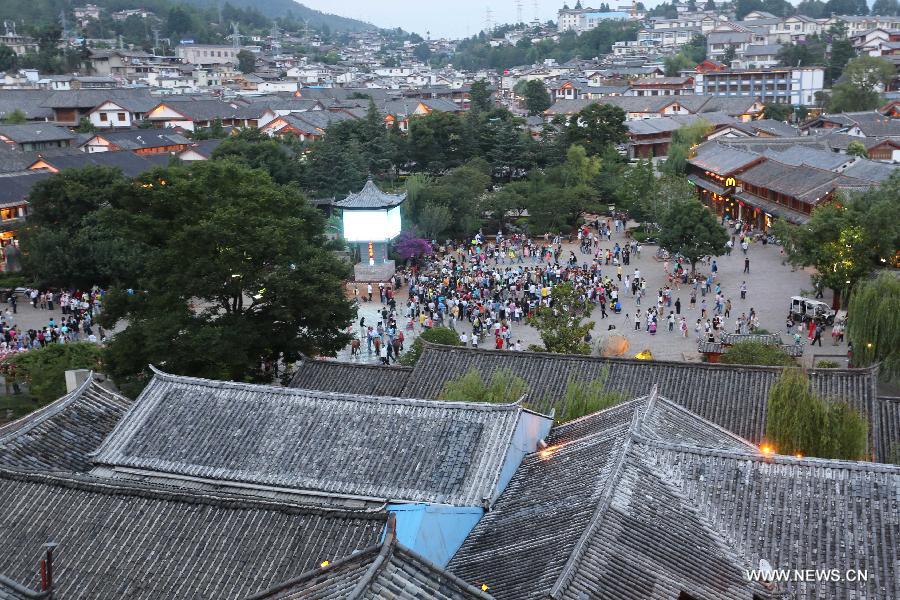 Ancient town Lijiang in SW China braces tourism peak