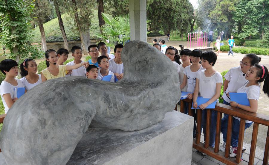 Tourists visit Tomb of Zhang Qian