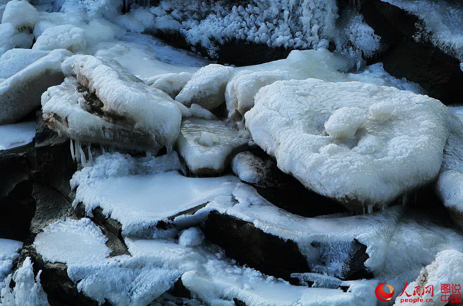 Frozen Hukou Waterfall