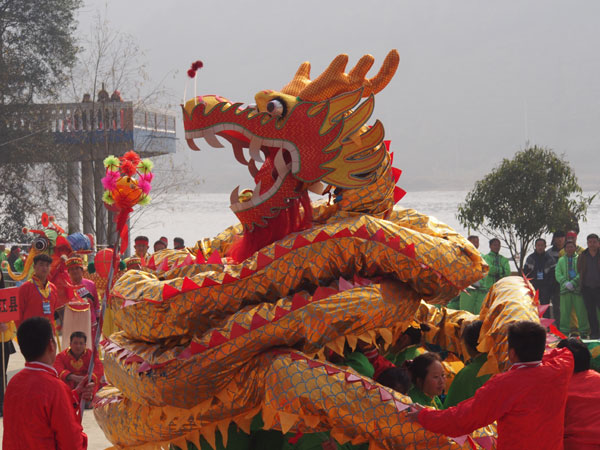 Dragon dance in Tongren, Guizhou