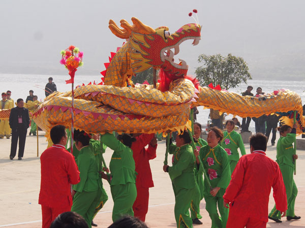 Dragon dance in Tongren, Guizhou
