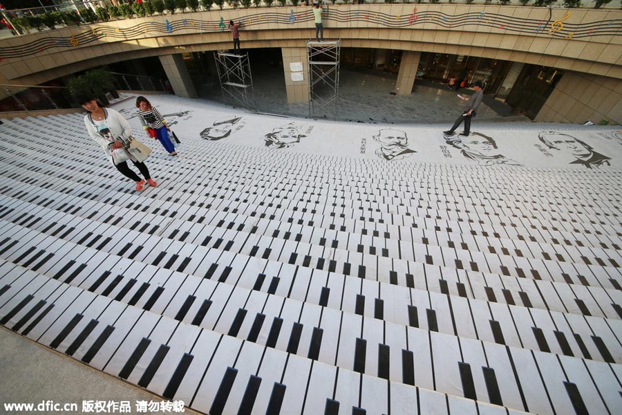 Stairs painted like piano keys in Henan province